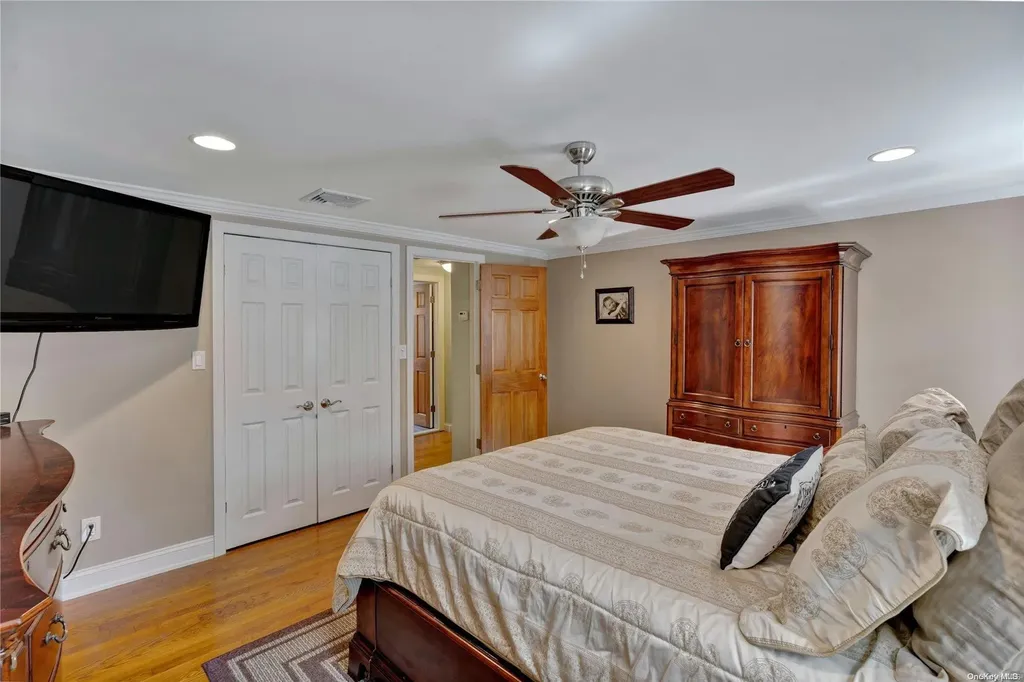 115 Brook Lane Smithtown NY 11787