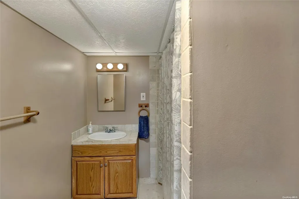 115 Brook Lane Smithtown NY 11787