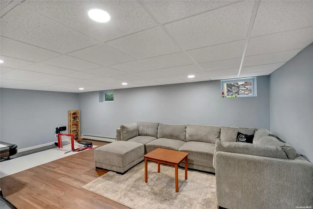 115 Brook Lane Smithtown NY 11787