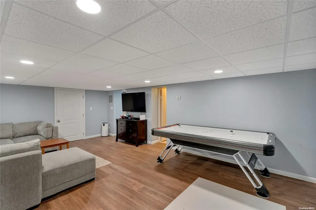 115 Brook Lane Smithtown NY 11787