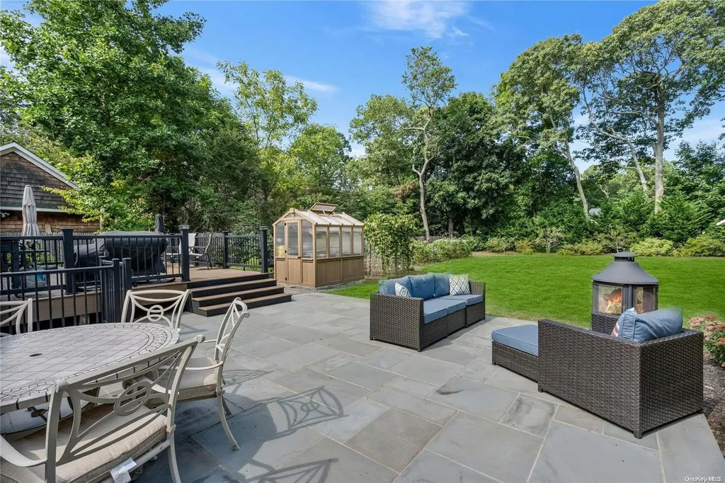 115 Brook Lane Smithtown NY 11787