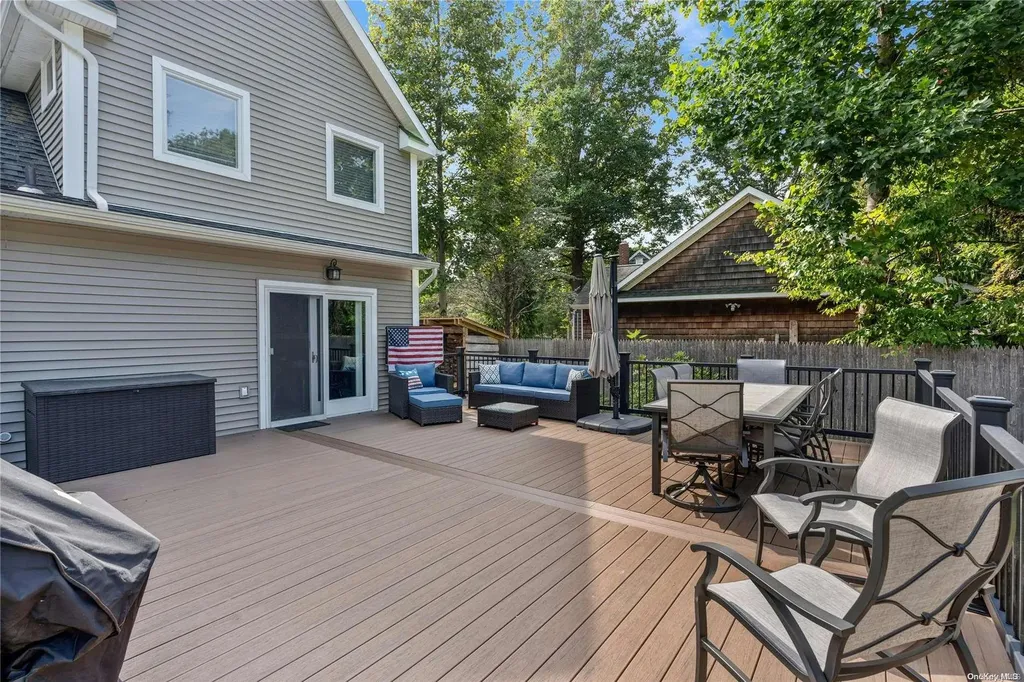 115 Brook Lane Smithtown NY 11787