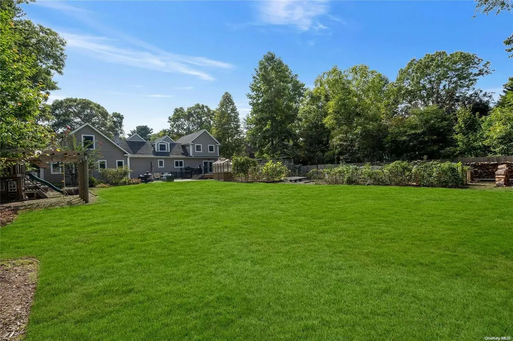 115 Brook Lane Smithtown NY 11787