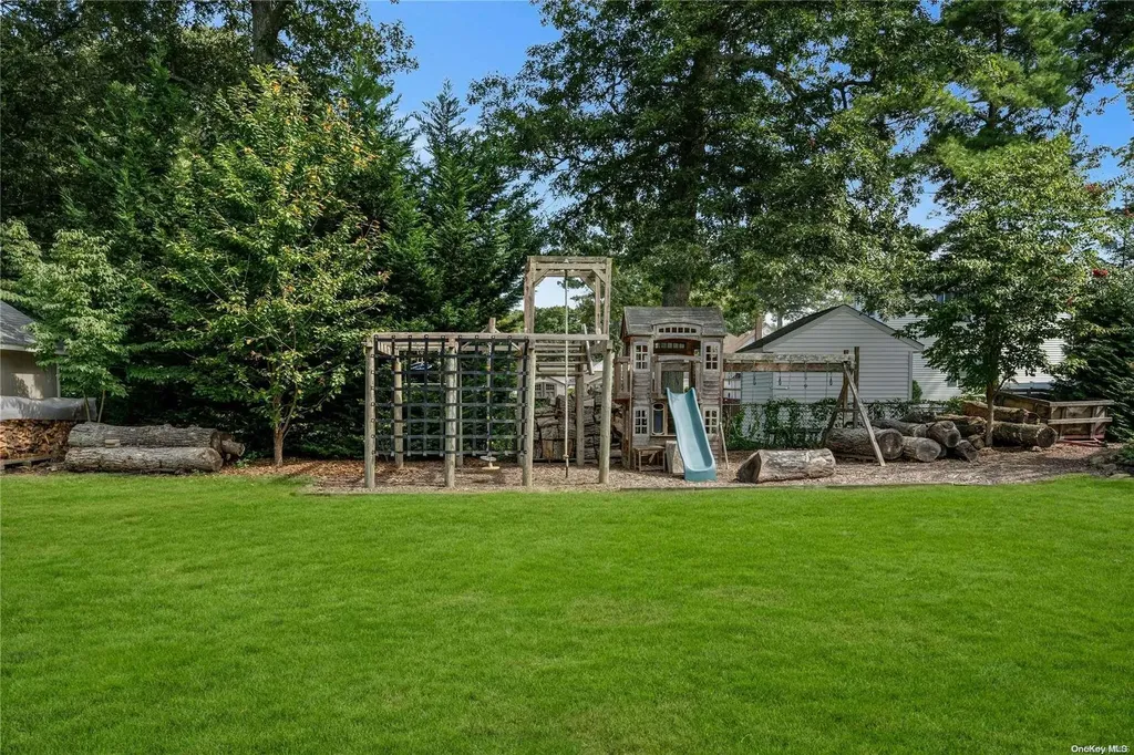 115 Brook Lane Smithtown NY 11787