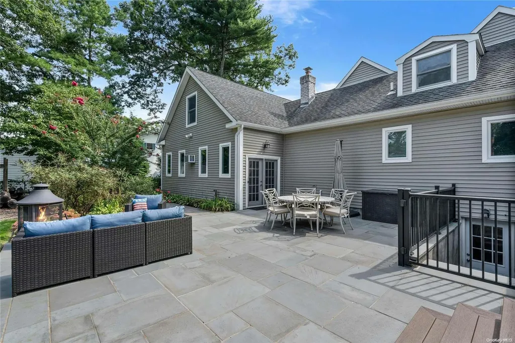 115 Brook Lane Smithtown NY 11787