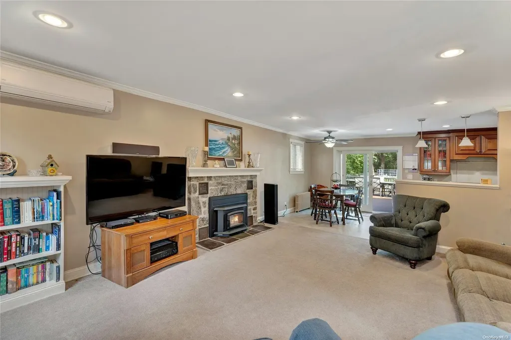 115 Brook Lane Smithtown NY 11787