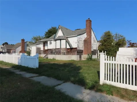 44 Buchanan Avenue Amityville NY 11701