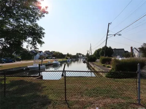 44 Buchanan Avenue Amityville NY 11701