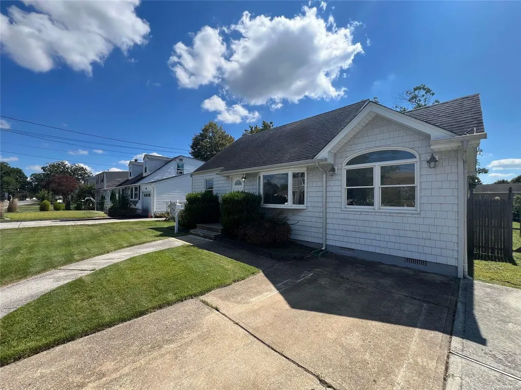 168 Walker Street West Babylon NY 11704