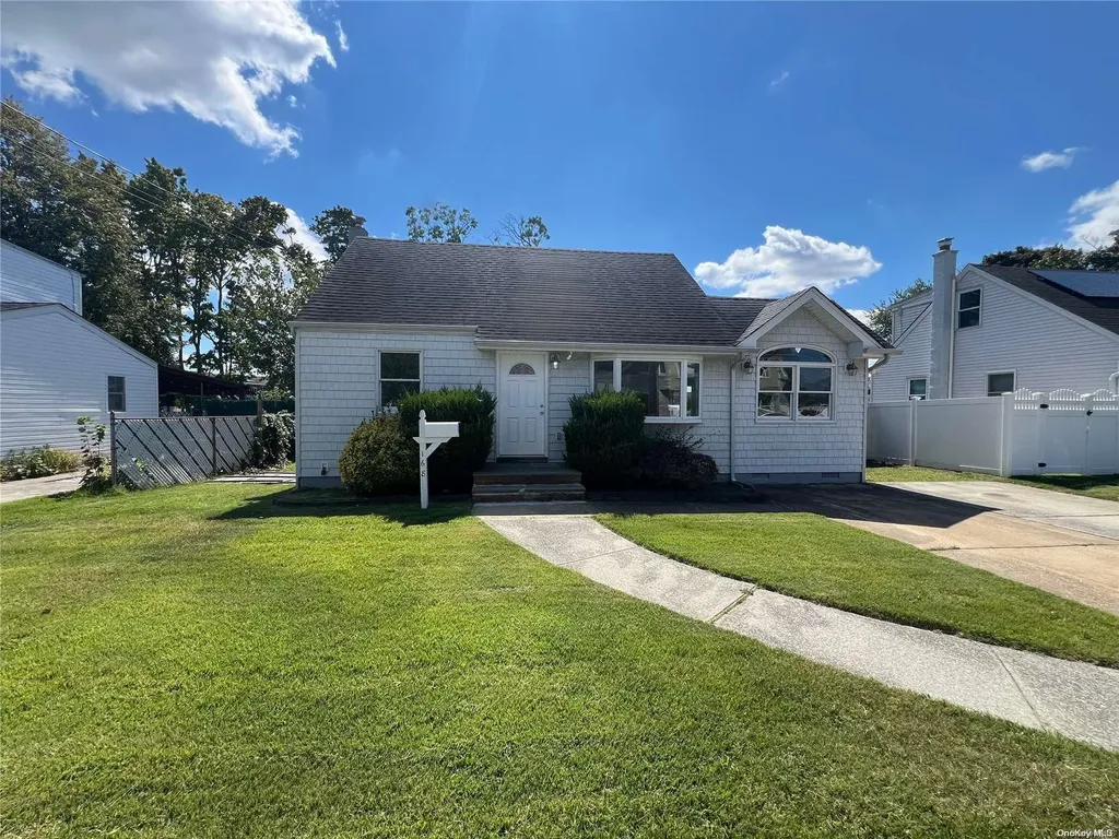 168 Walker Street West Babylon NY 11704