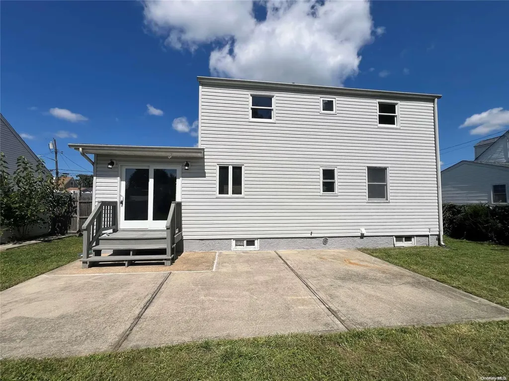 168 Walker Street West Babylon NY 11704