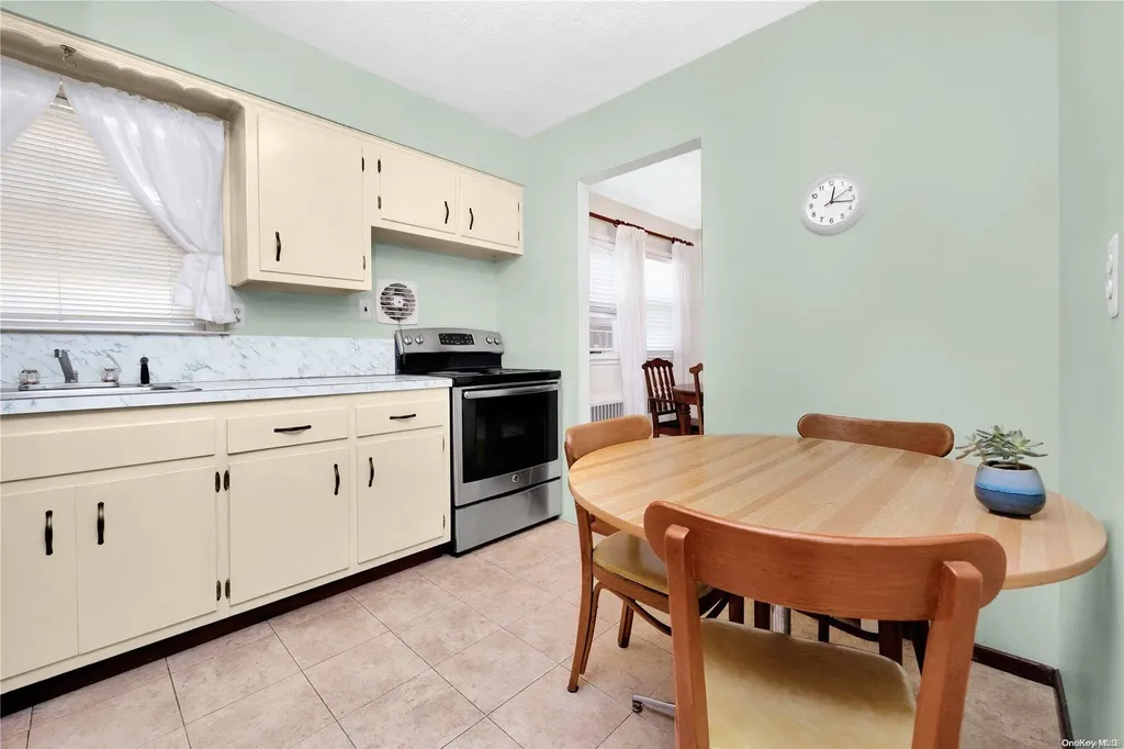 244 Weidner Avenue Oceanside NY 11572