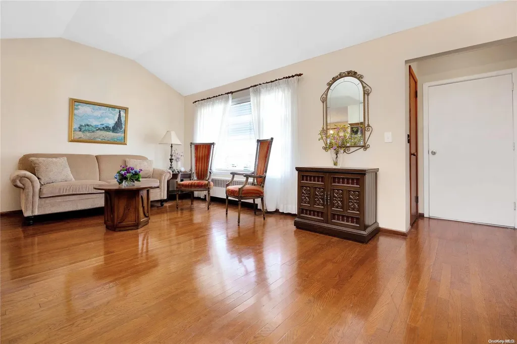 244 Weidner Avenue Oceanside NY 11572