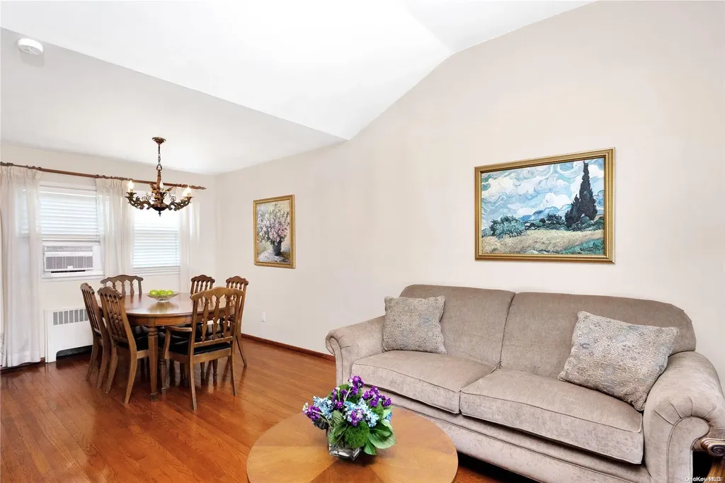 244 Weidner Avenue Oceanside NY 11572