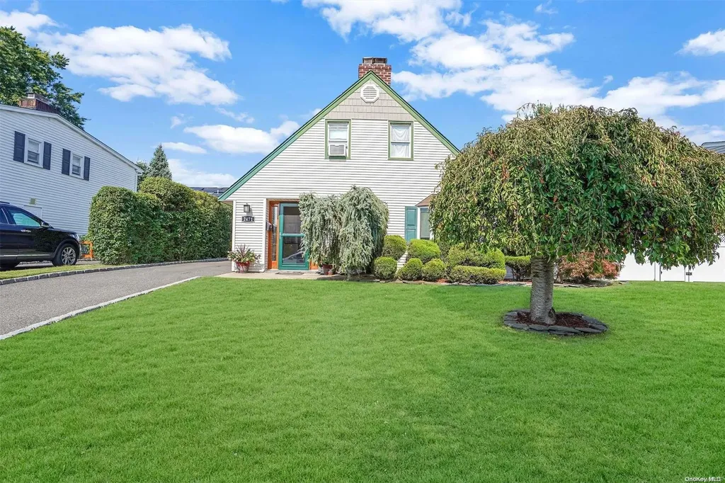 2471 Marshall Drive East Meadow NY 11554