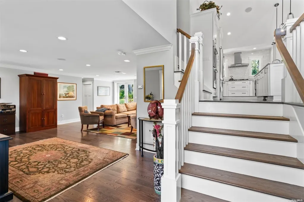 49 Viola Drive Glen Cove NY 11542