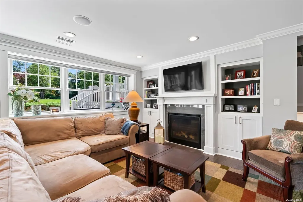 49 Viola Drive Glen Cove NY 11542