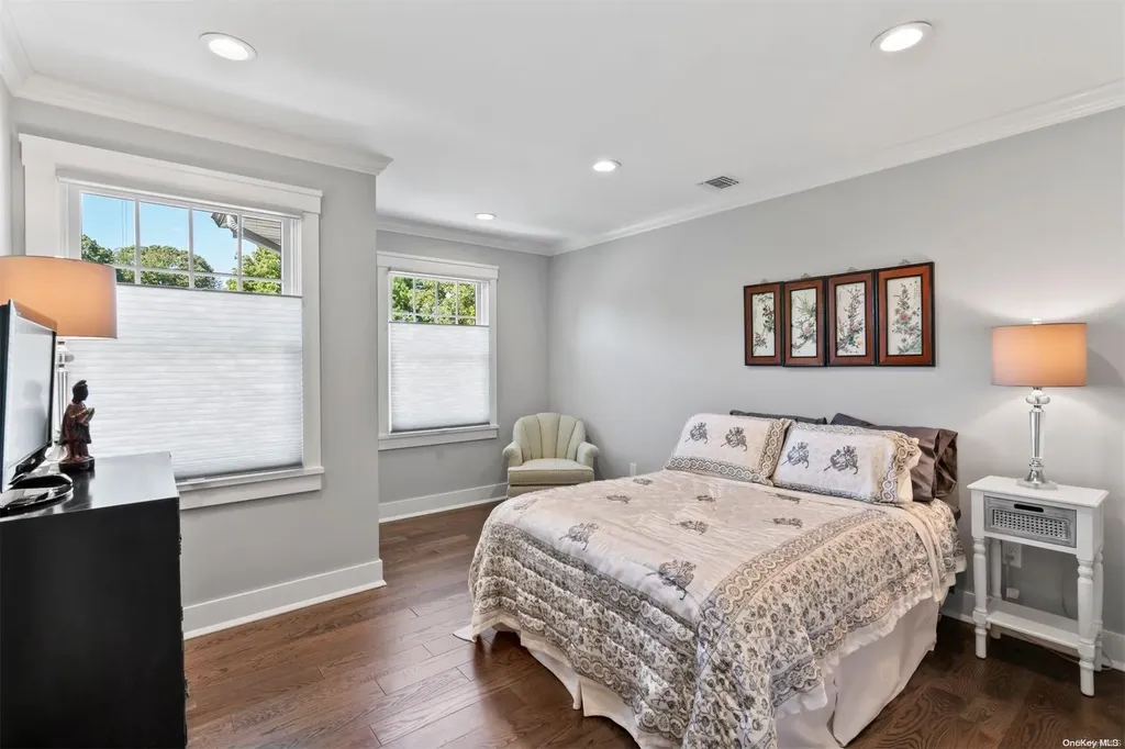 49 Viola Drive Glen Cove NY 11542