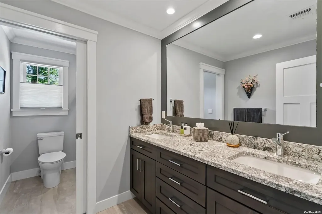 49 Viola Drive Glen Cove NY 11542