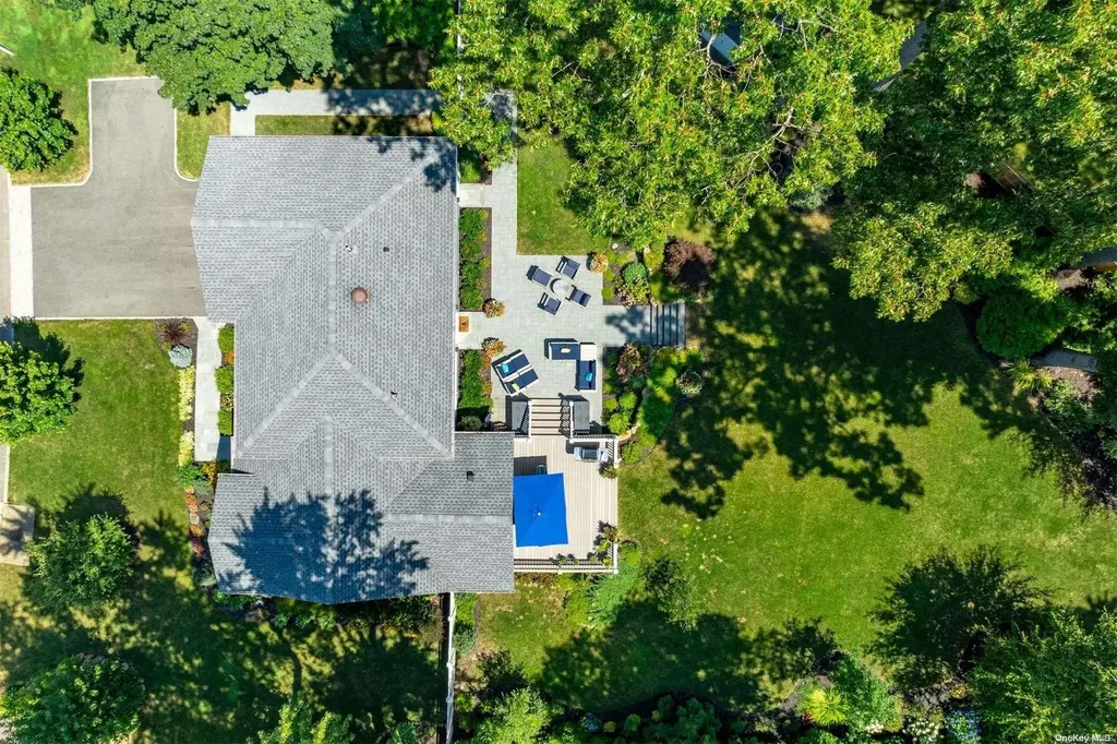 49 Viola Drive Glen Cove NY 11542