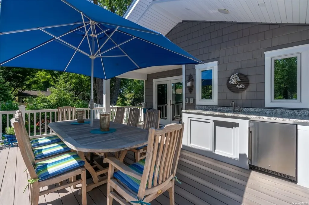 49 Viola Drive Glen Cove NY 11542