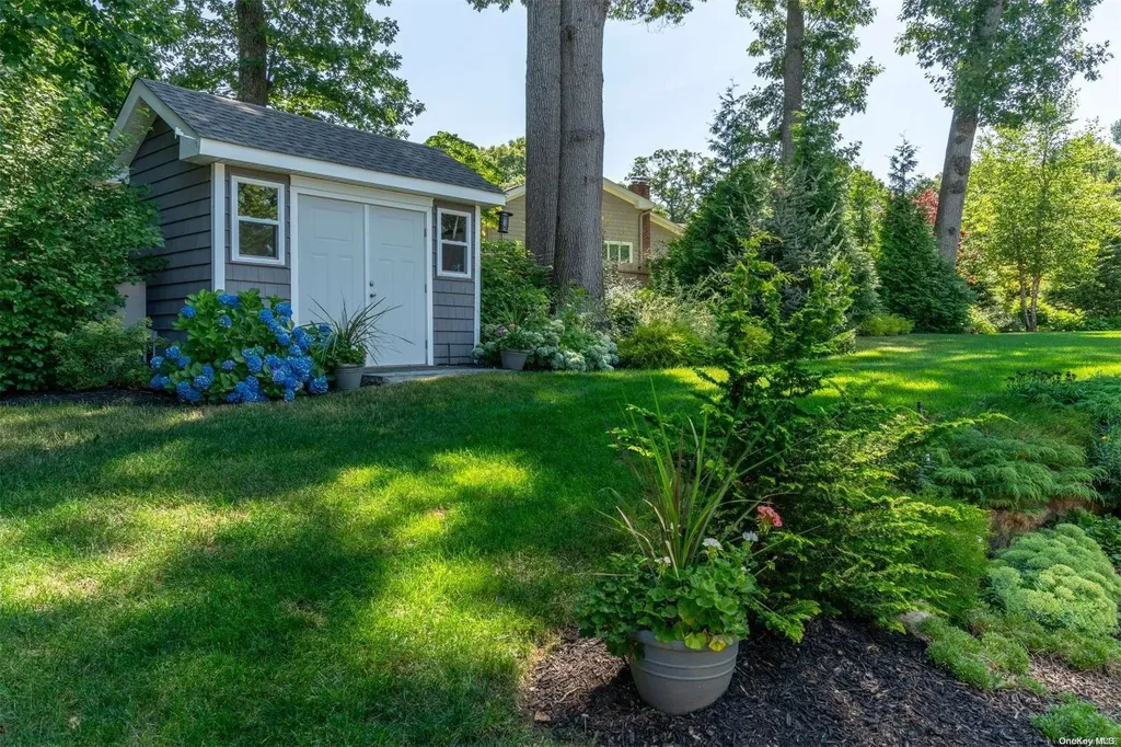 49 Viola Drive Glen Cove NY 11542