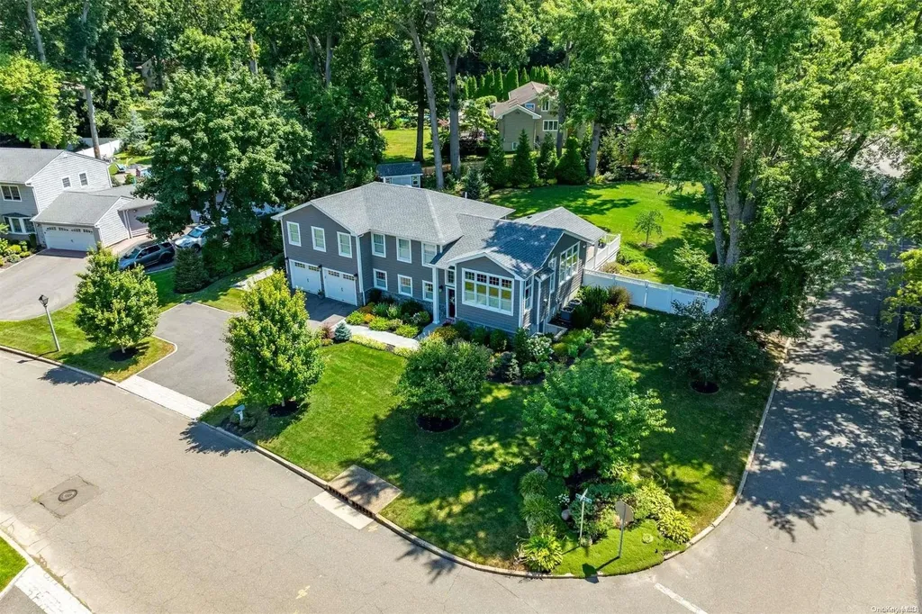 49 Viola Drive Glen Cove NY 11542
