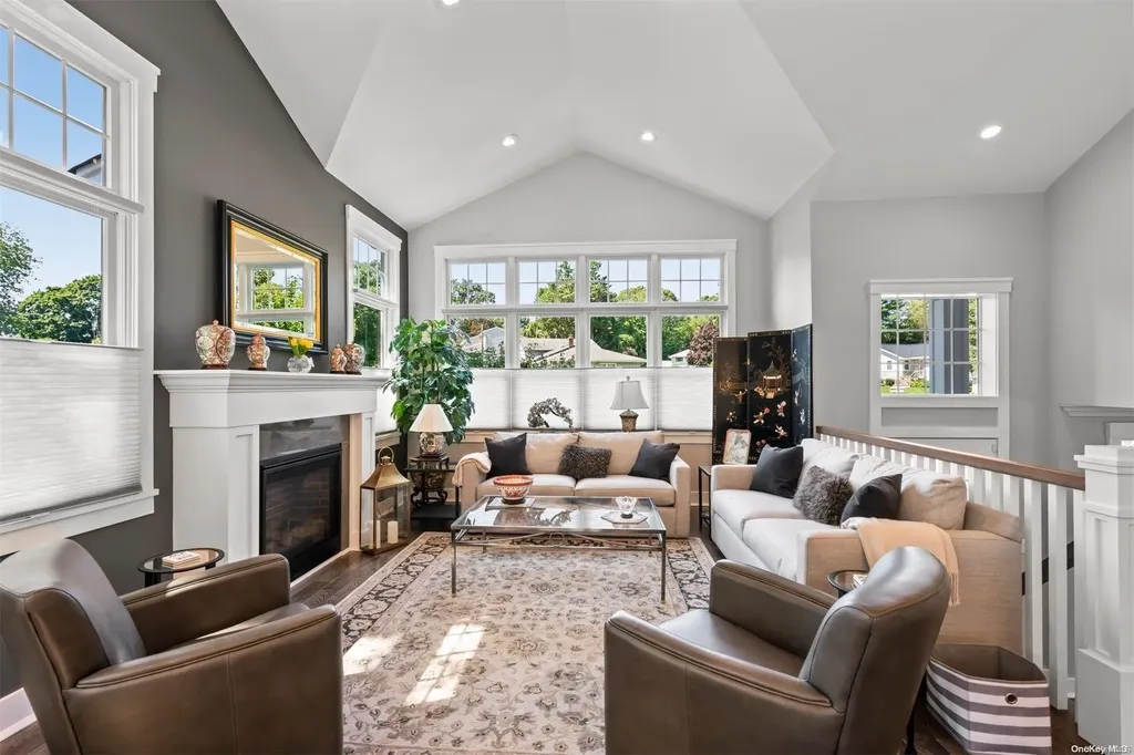 49 Viola Drive Glen Cove NY 11542