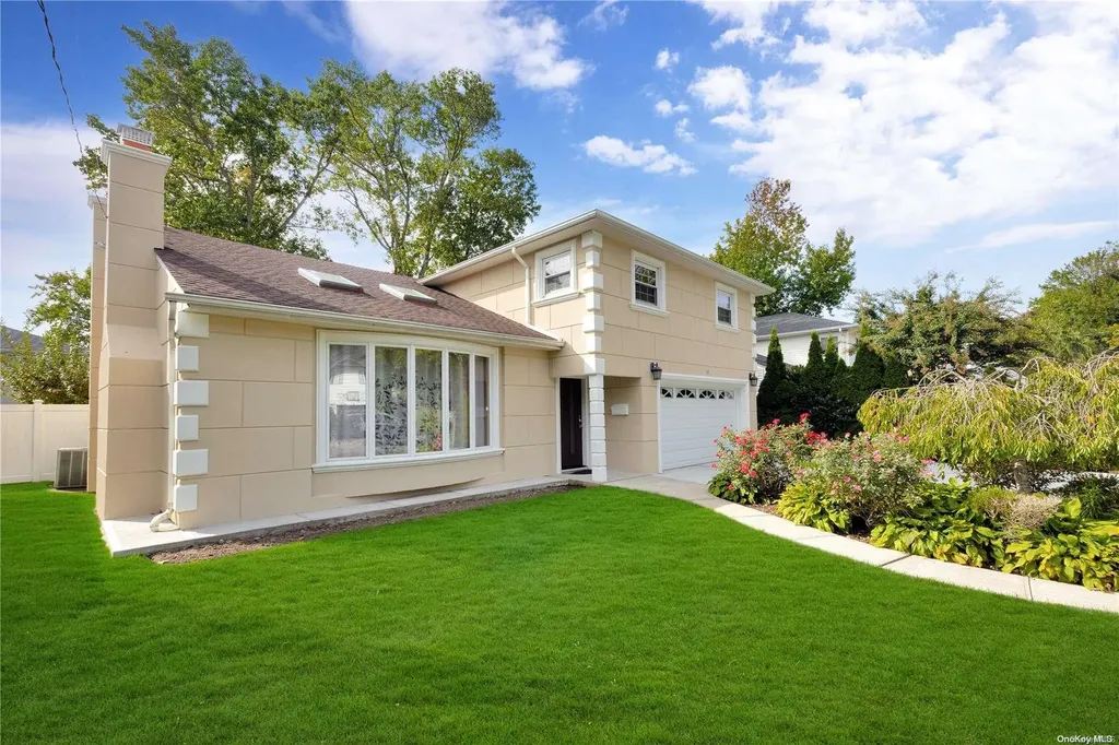 14 Sutton Lane Hewlett NY 11557
