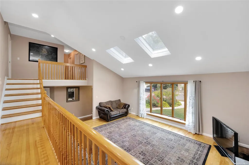 14 Sutton Lane Hewlett NY 11557
