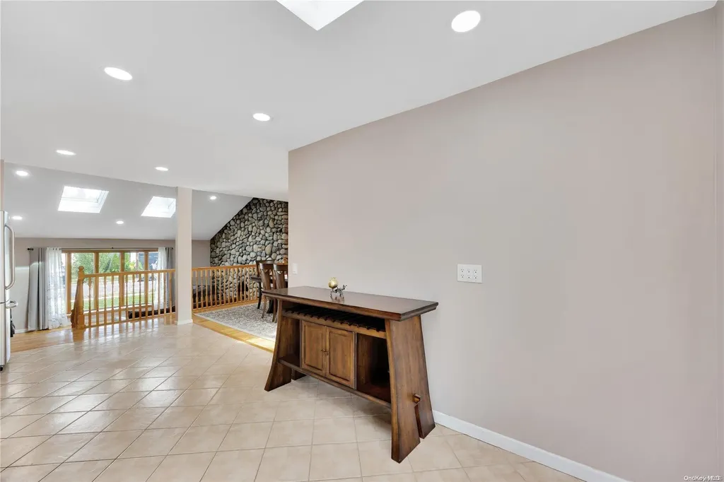 14 Sutton Lane Hewlett NY 11557