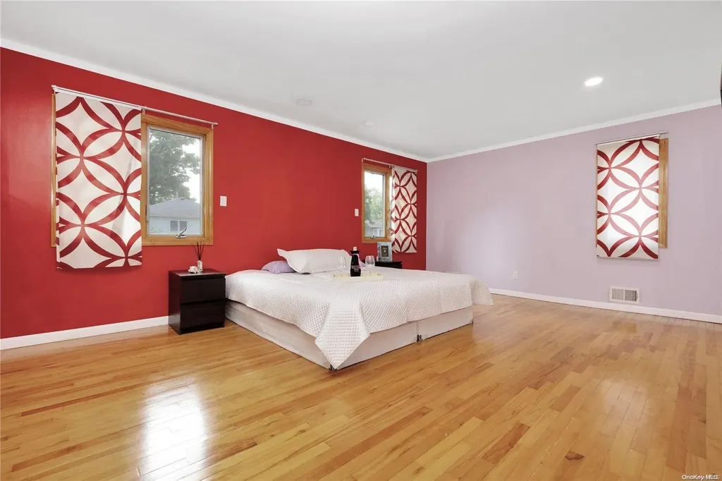 14 Sutton Lane Hewlett NY 11557