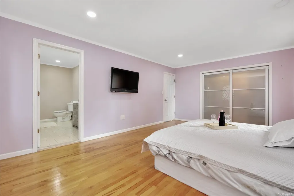 14 Sutton Lane Hewlett NY 11557
