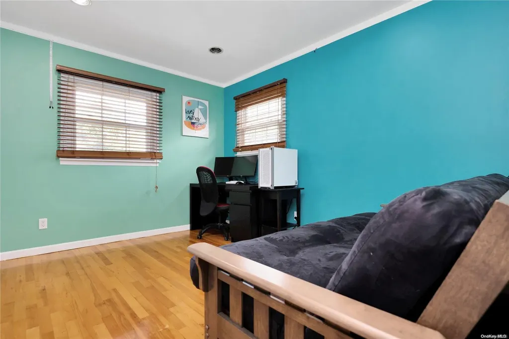 14 Sutton Lane Hewlett NY 11557