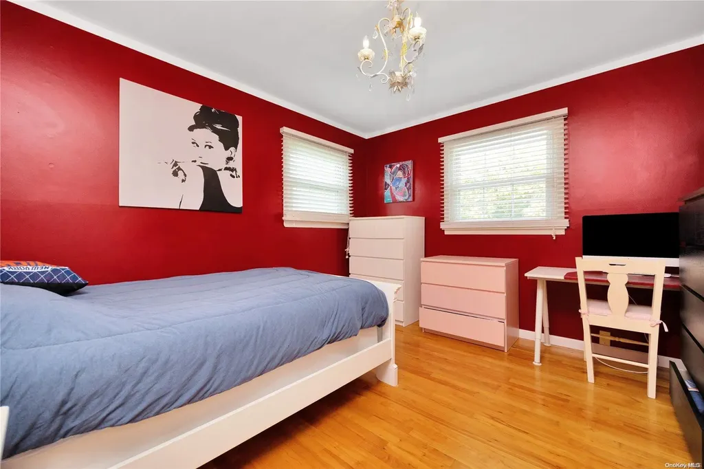 14 Sutton Lane Hewlett NY 11557