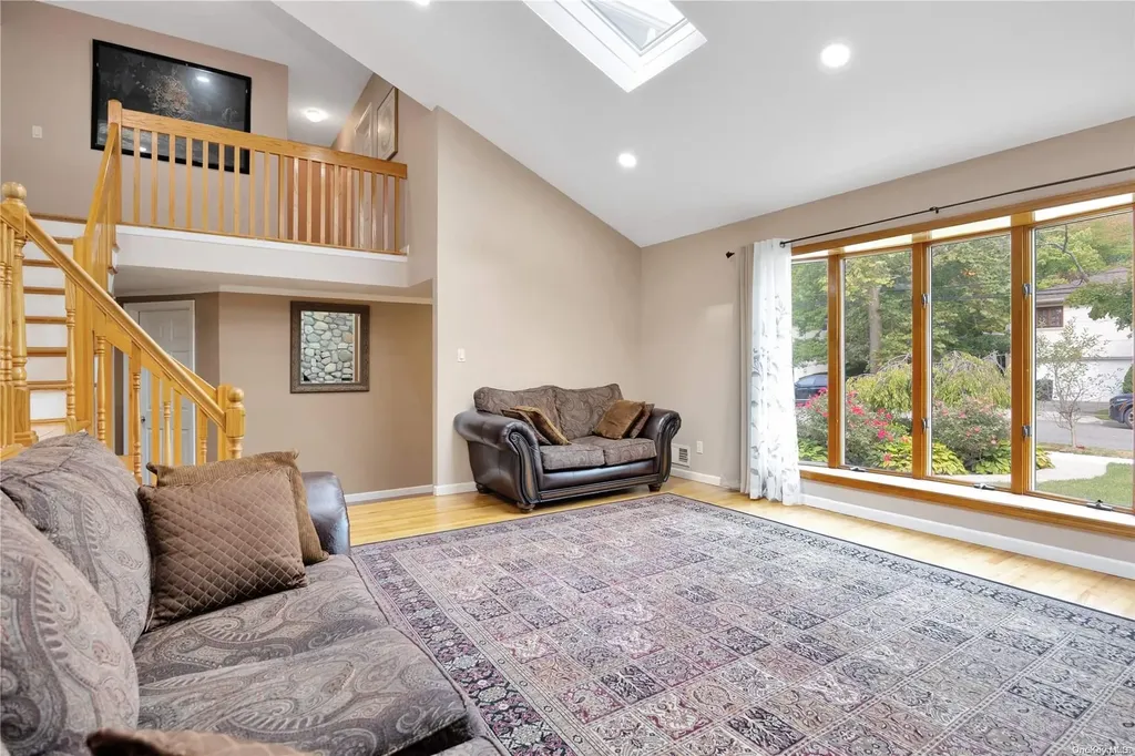 14 Sutton Lane Hewlett NY 11557