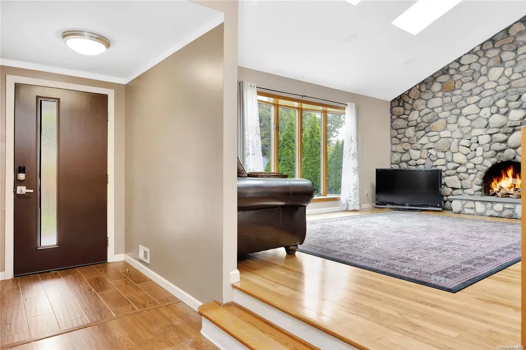 14 Sutton Lane Hewlett NY 11557