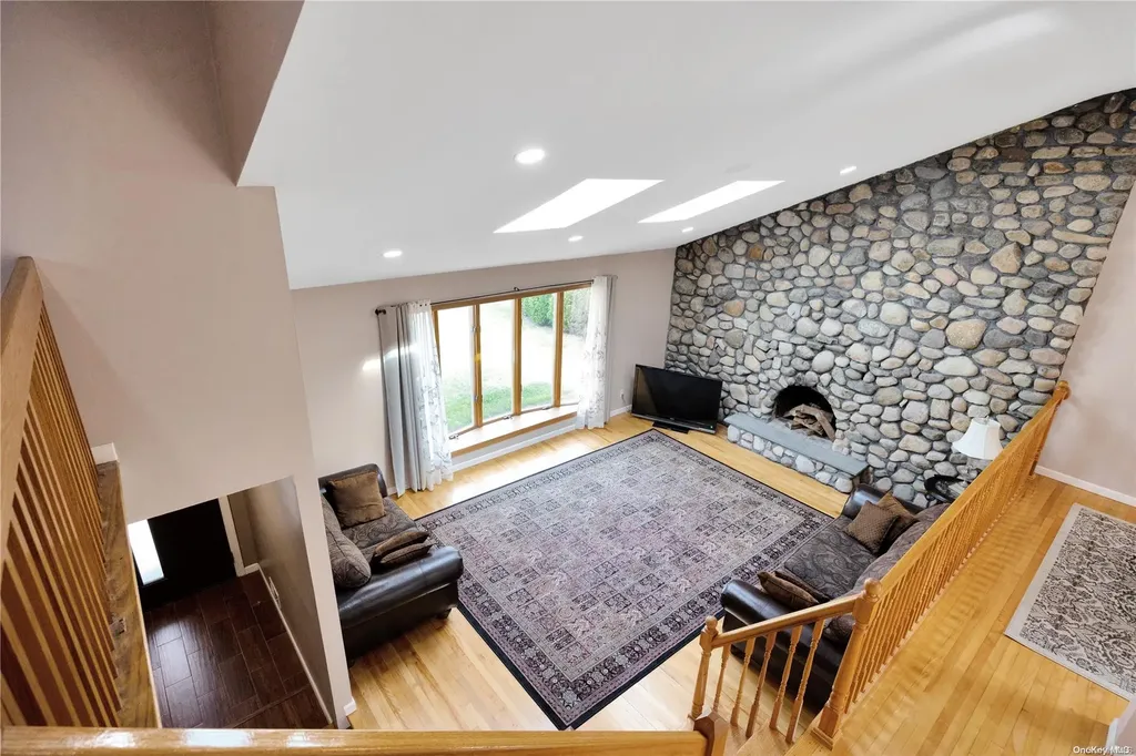14 Sutton Lane Hewlett NY 11557