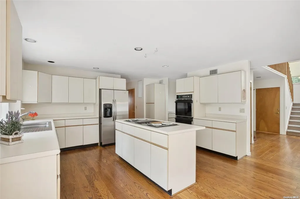 328 Edgewood Avenue Smithtown NY 11787