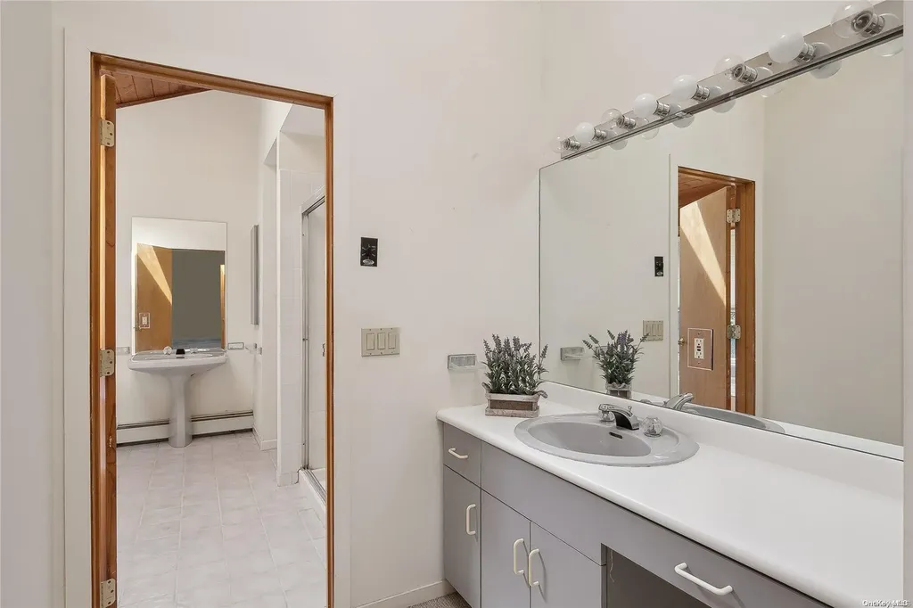 328 Edgewood Avenue Smithtown NY 11787