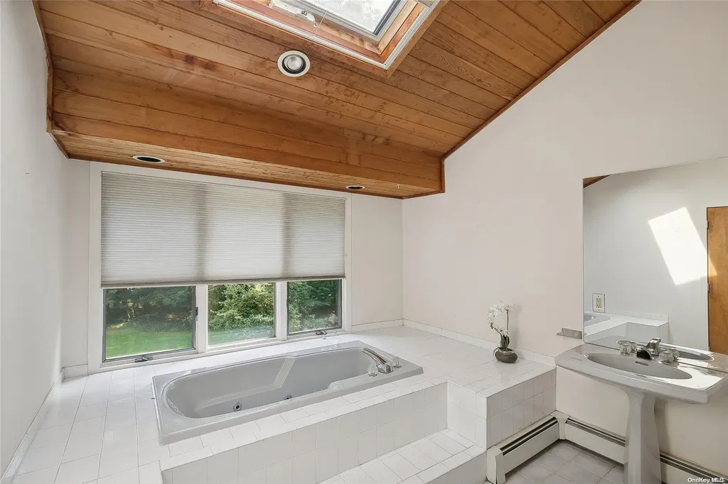 328 Edgewood Avenue Smithtown NY 11787