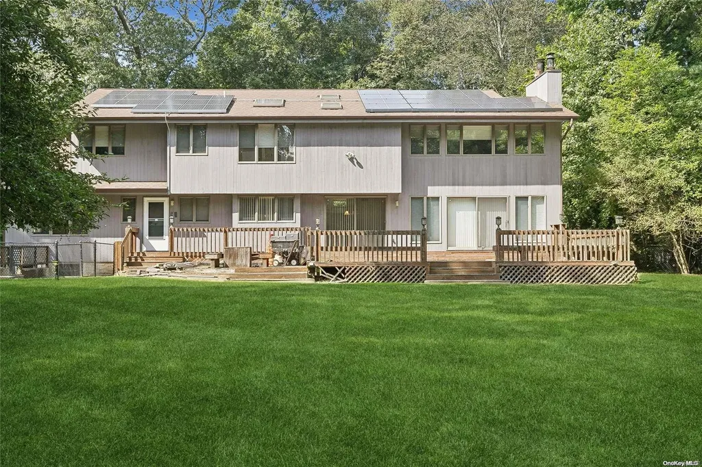328 Edgewood Avenue Smithtown NY 11787