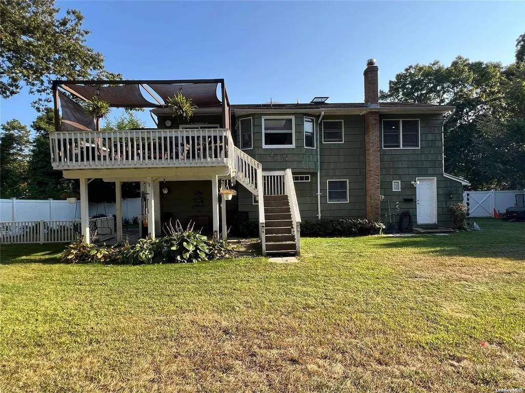 5 Huron Road Shirley NY 11967