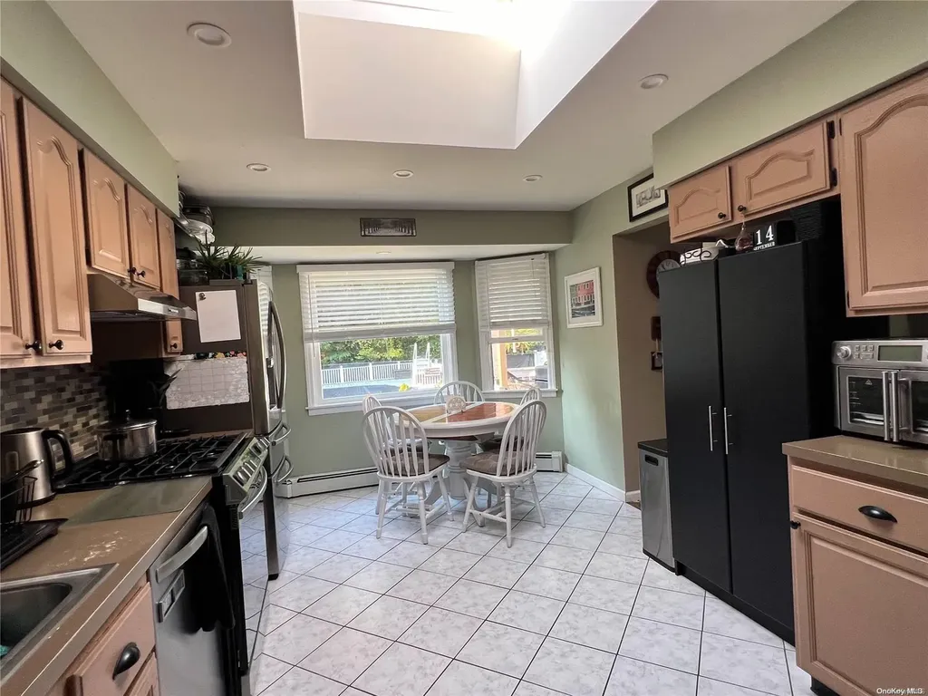 5 Huron Road Shirley NY 11967
