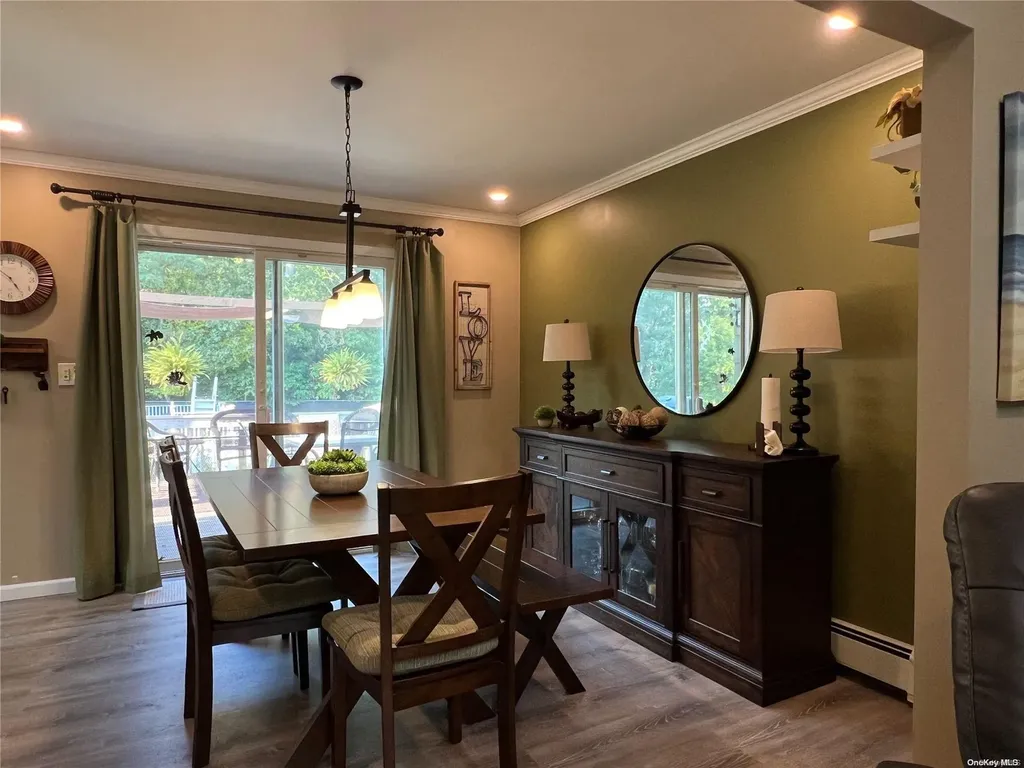 5 Huron Road Shirley NY 11967