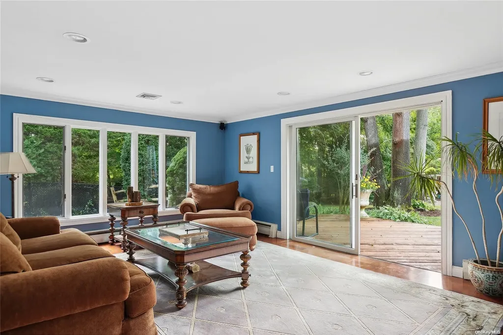 6 Ridgeview Lane Huntington NY 11743