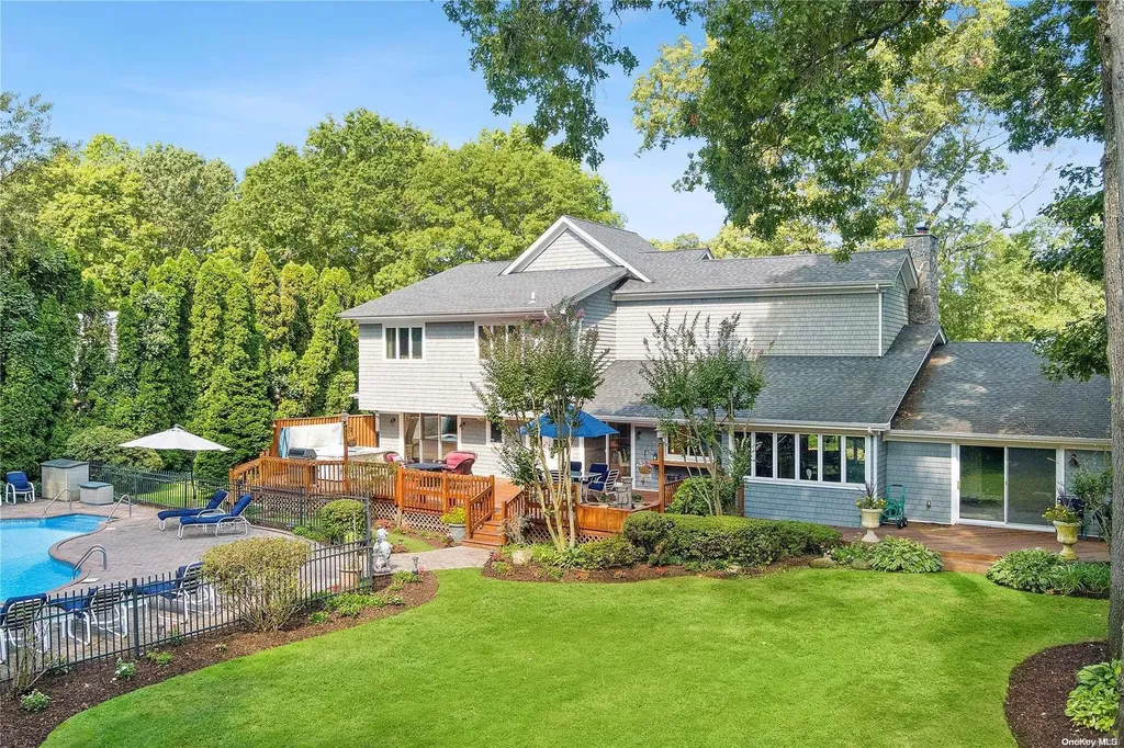 6 Ridgeview Lane Huntington NY 11743