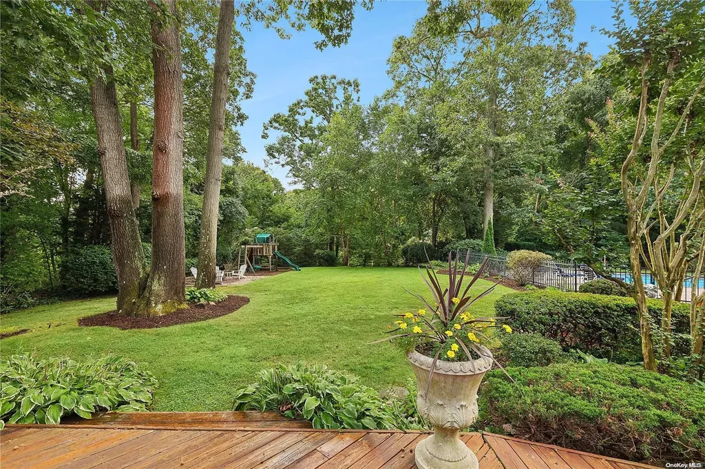 6 Ridgeview Lane Huntington NY 11743