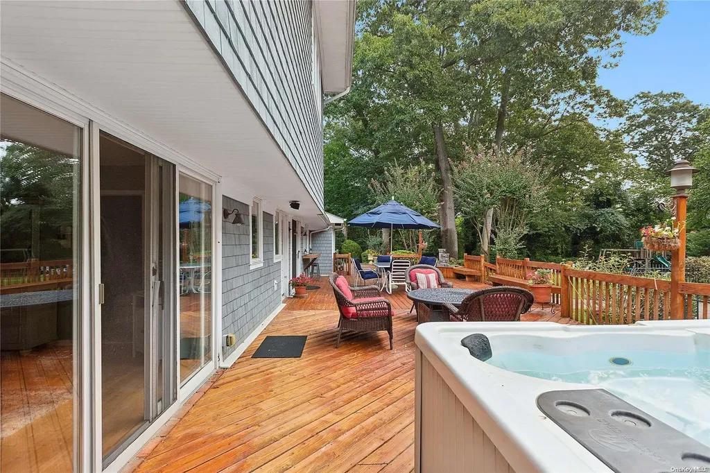 6 Ridgeview Lane Huntington NY 11743