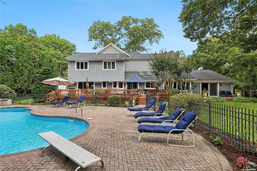 6 Ridgeview Lane Huntington NY 11743